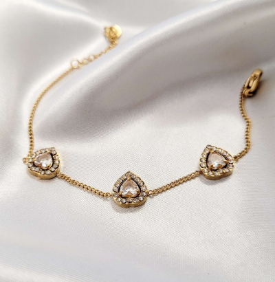 Gold-Plated Heart Bracelet – Romantic & Elegant